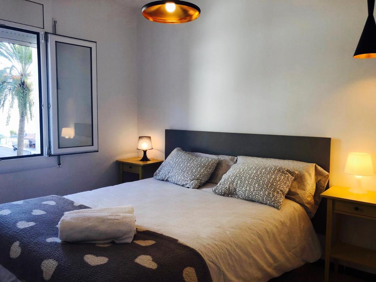 Apartamentos Aquarium. 150 Metros Playa. ロザス エクステリア 写真
