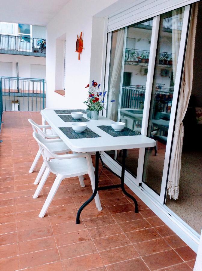 Apartamentos Aquarium. 150 Metros Playa. ロザス エクステリア 写真